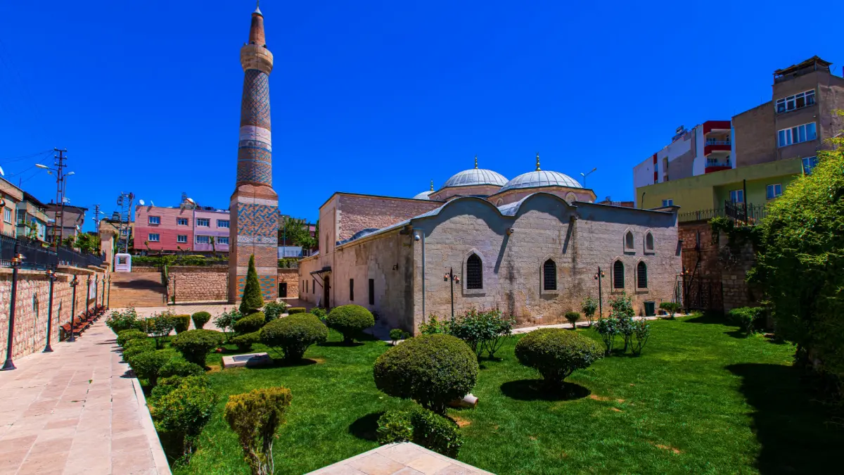 Siirt'te balkondan düşen çocuk öldü