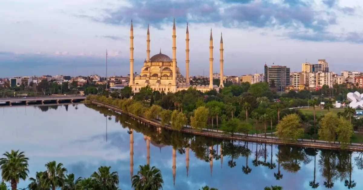 Adana'da köprüden nehre düşen kişiyi itfaiye ekipleri kurtardı