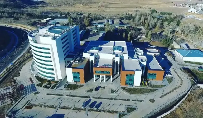 Bayburt Milletvekili Orhan Ateş Tekstil Fabrikasını Ziyaret Etti