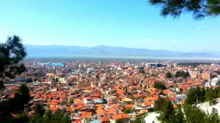 Burdur’da Türk Bayrağı’na Zarar Verildiği İddiası! Valilik Harekete Geçti