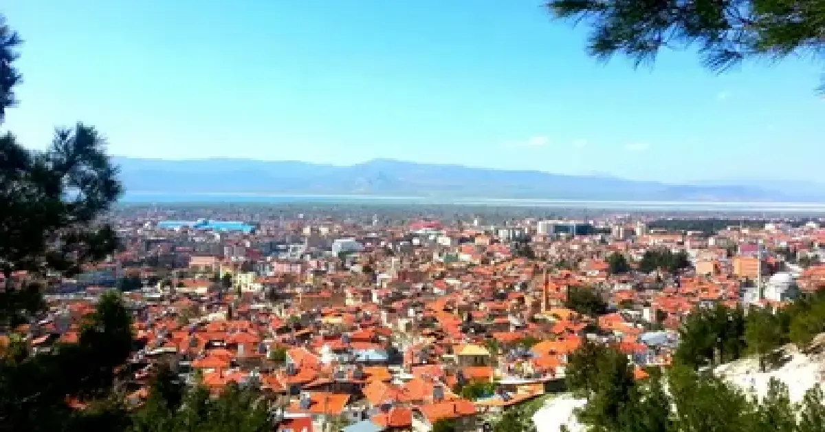 Burdur’da Türk Bayrağı’na Zarar Verildiği İddiası! Valilik Harekete Geçti