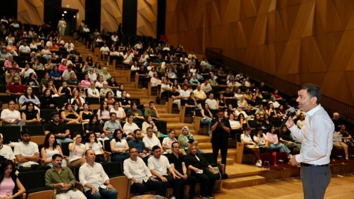 Denizli Büyükşehir belediye başkanı, Yeni Parti'ye geçti