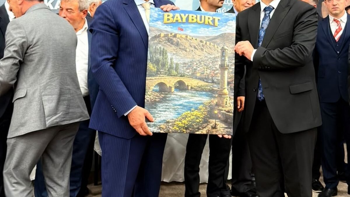 Turan Çalışkan Yeniden MHP Bayburt İlçe Başkanı
