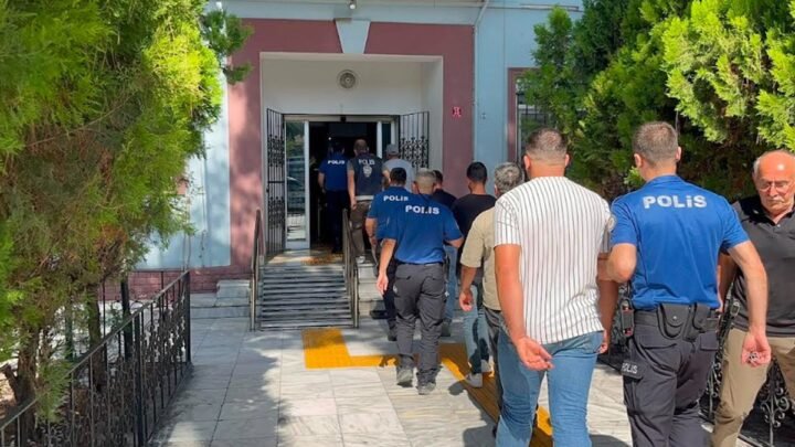 WhatsApp grubundan polis ve jandarma uygulama noktalarını paylaşan 7 şüpheli yakalandı