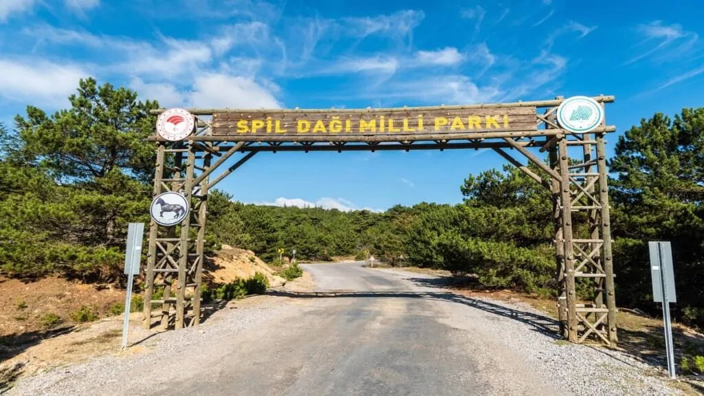 Manisa ve Mersin'de 1 milyon 983 bin 540 sentetik ecza hap ele geçirildi